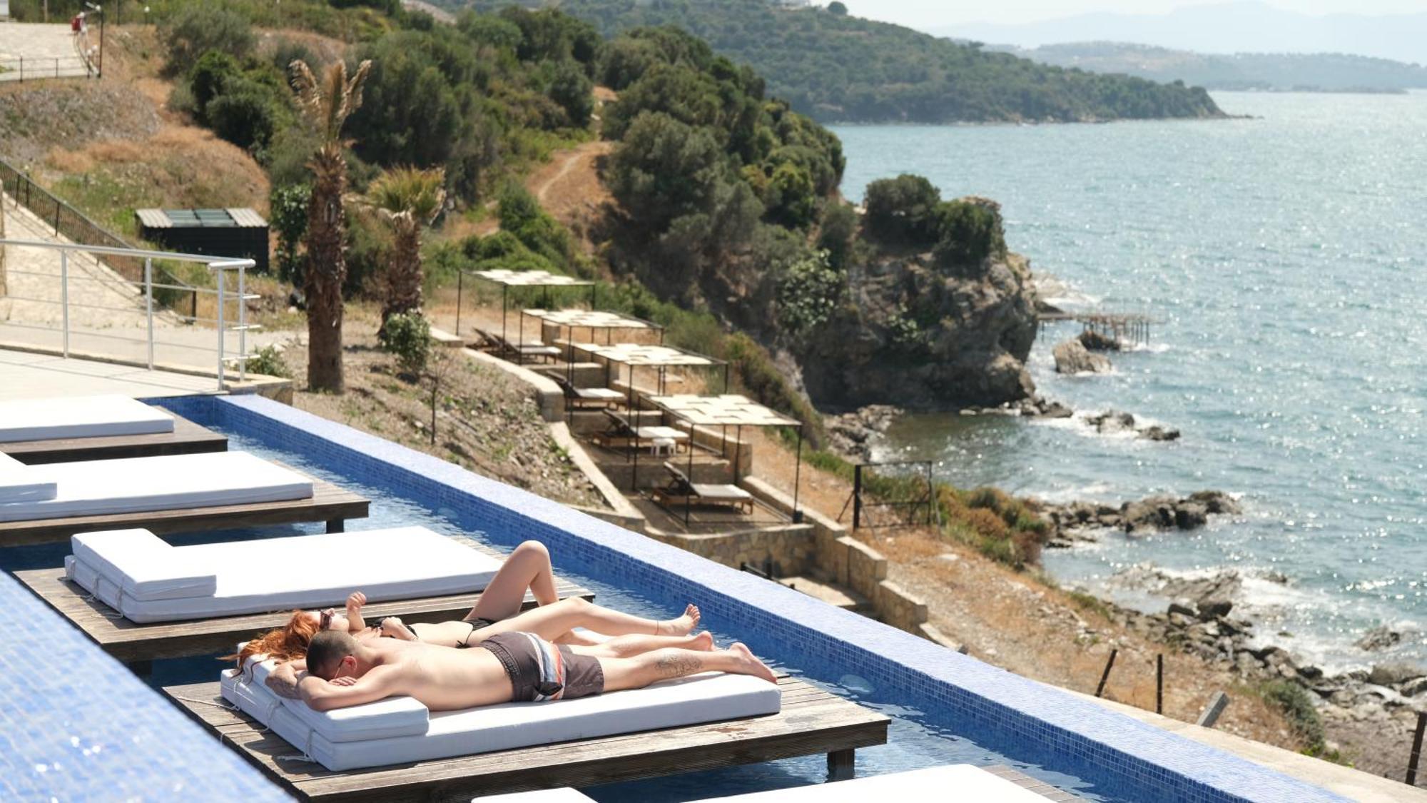 Ni Marin Hotel Milas Bagian luar foto