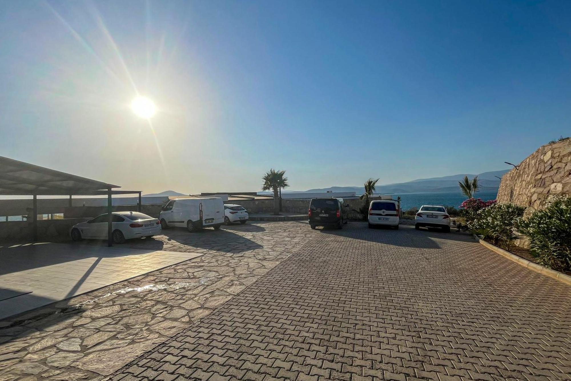 Ni Marin Hotel Milas Bagian luar foto