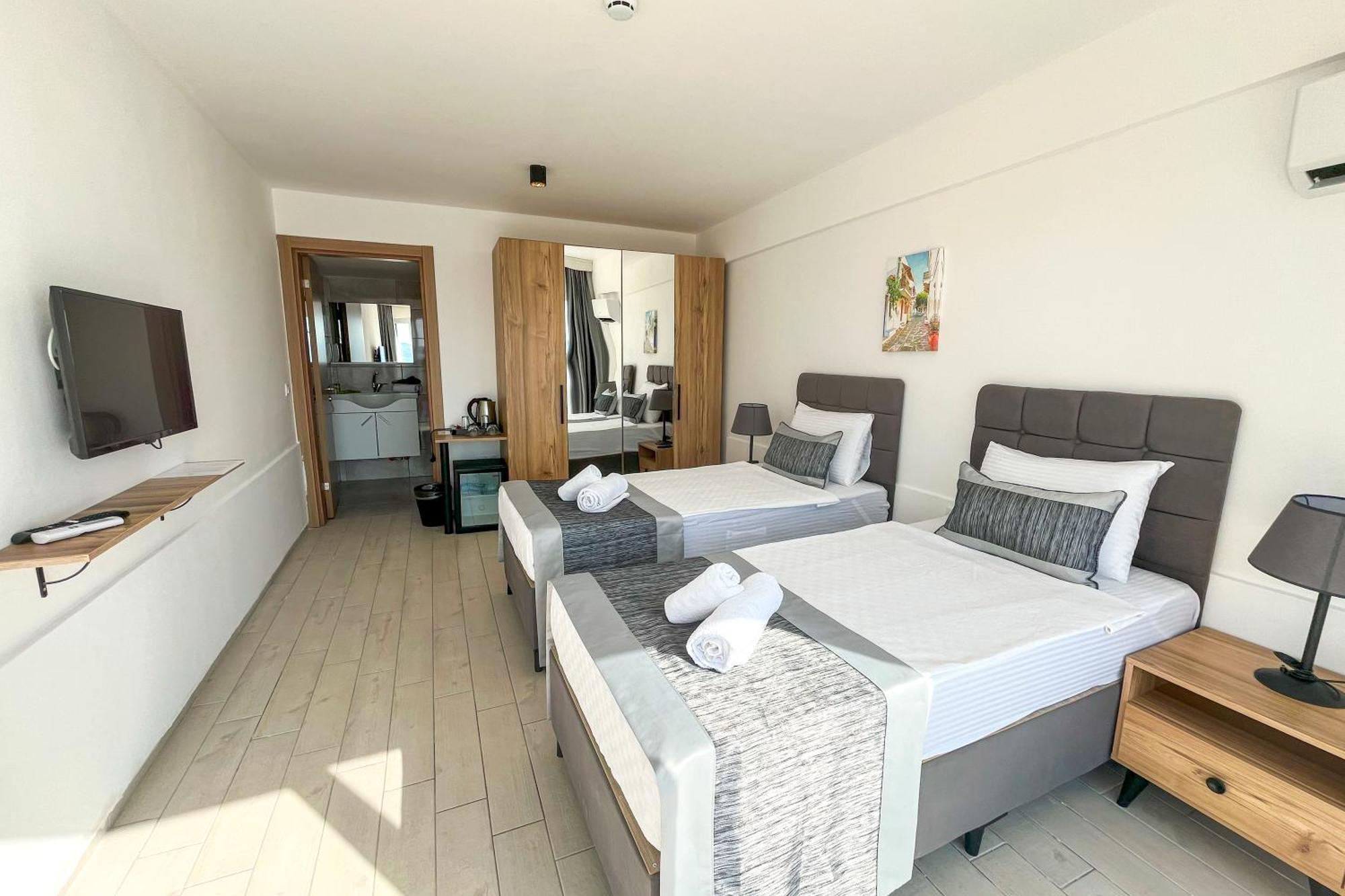 Ni Marin Hotel Milas Bagian luar foto